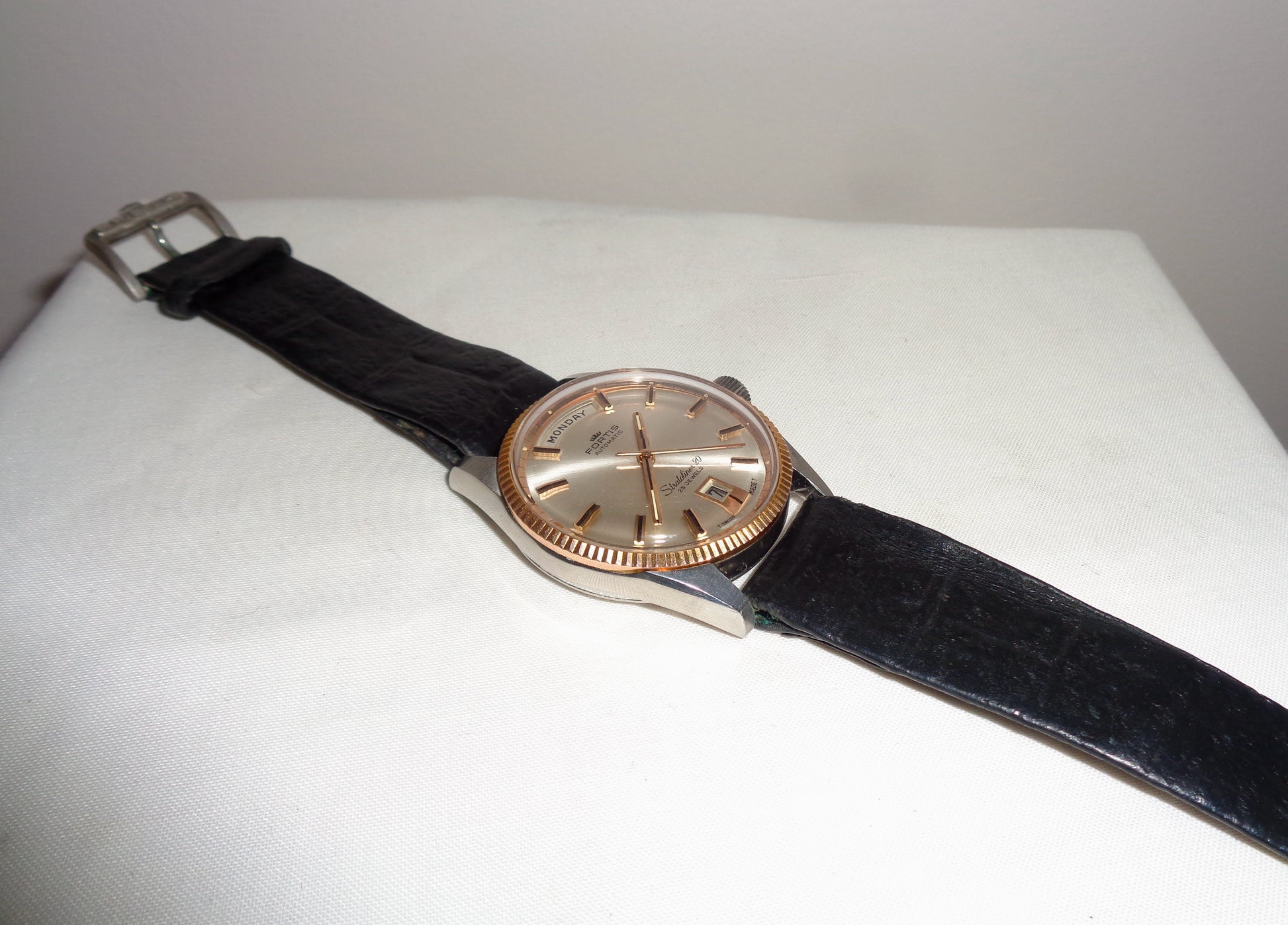 Vintage Fortis Stratoliner 20 Automatic Swiss Watch