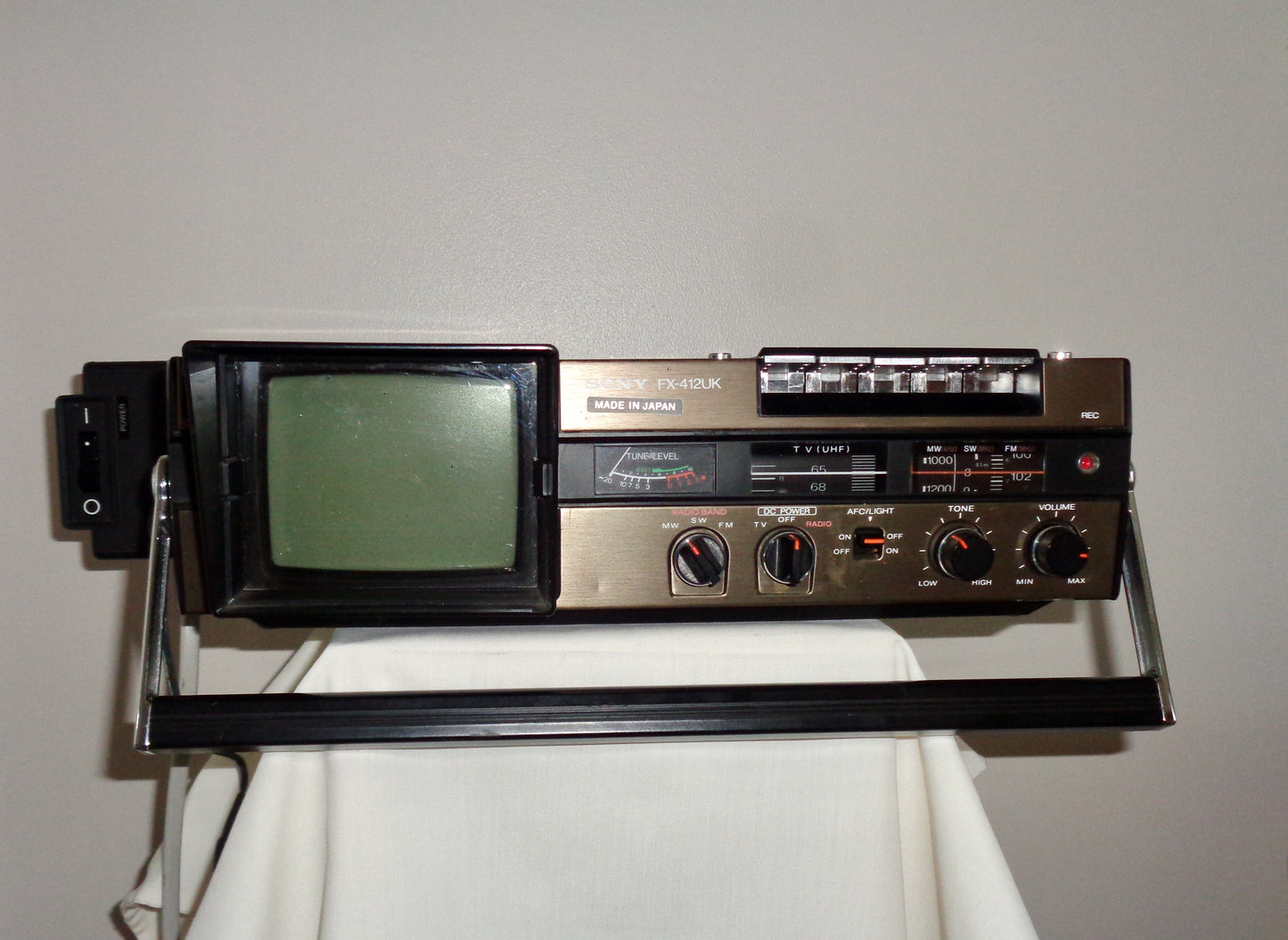 1980s Sony FX 412UK Combination Analogue TV/3-Band Radio/Cassette Player