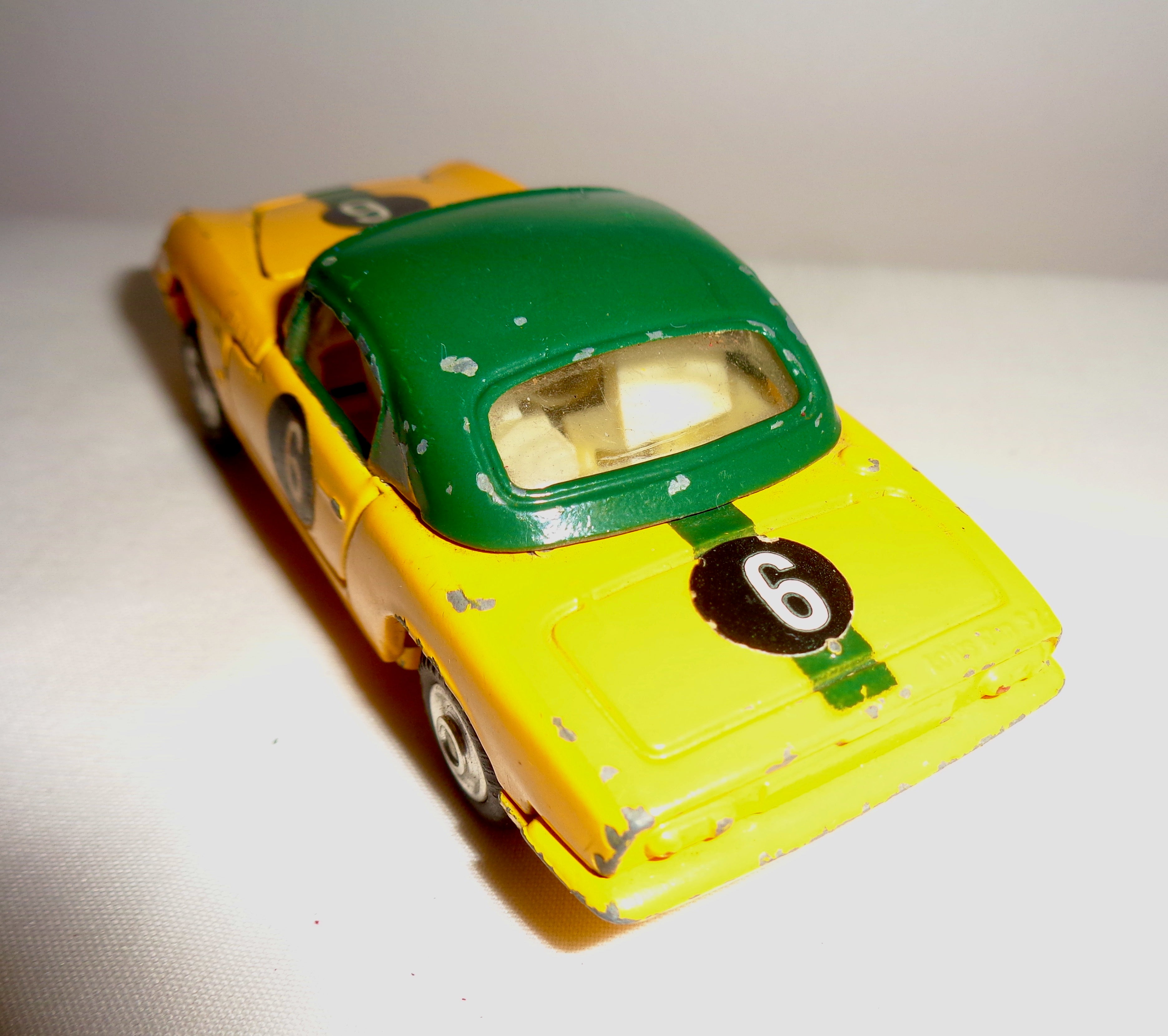 Corgi Toys Model 319 Lotus Elan S2 Hardtop Coupe In Green and