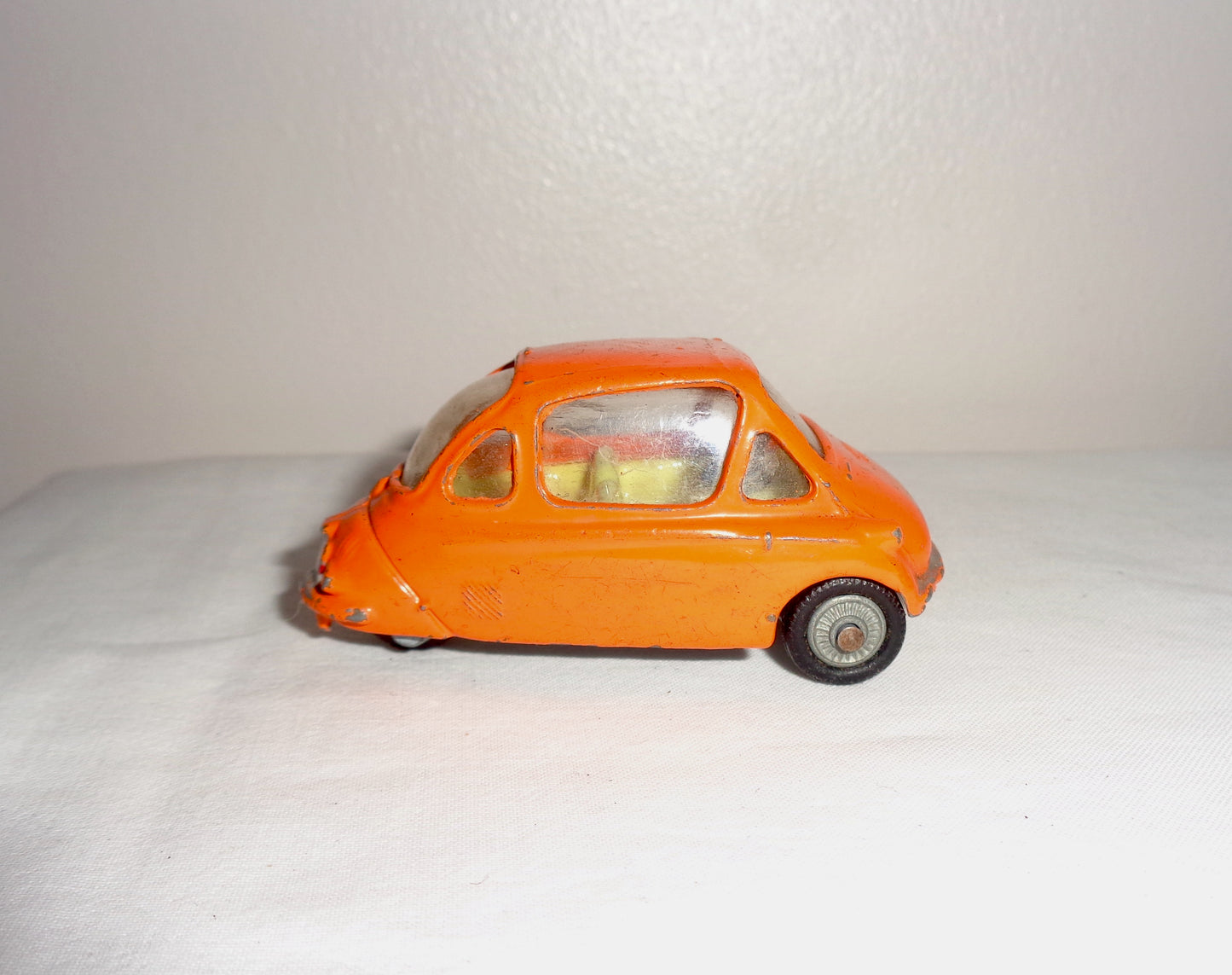 Corgi Toys Model 233 Heinkel Trojan Bubble Car In Orange