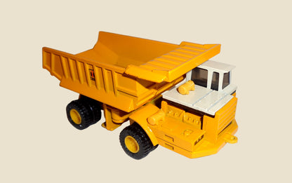 ERTL Mighty Movers 1852 International 350 Hauler Model Lorry