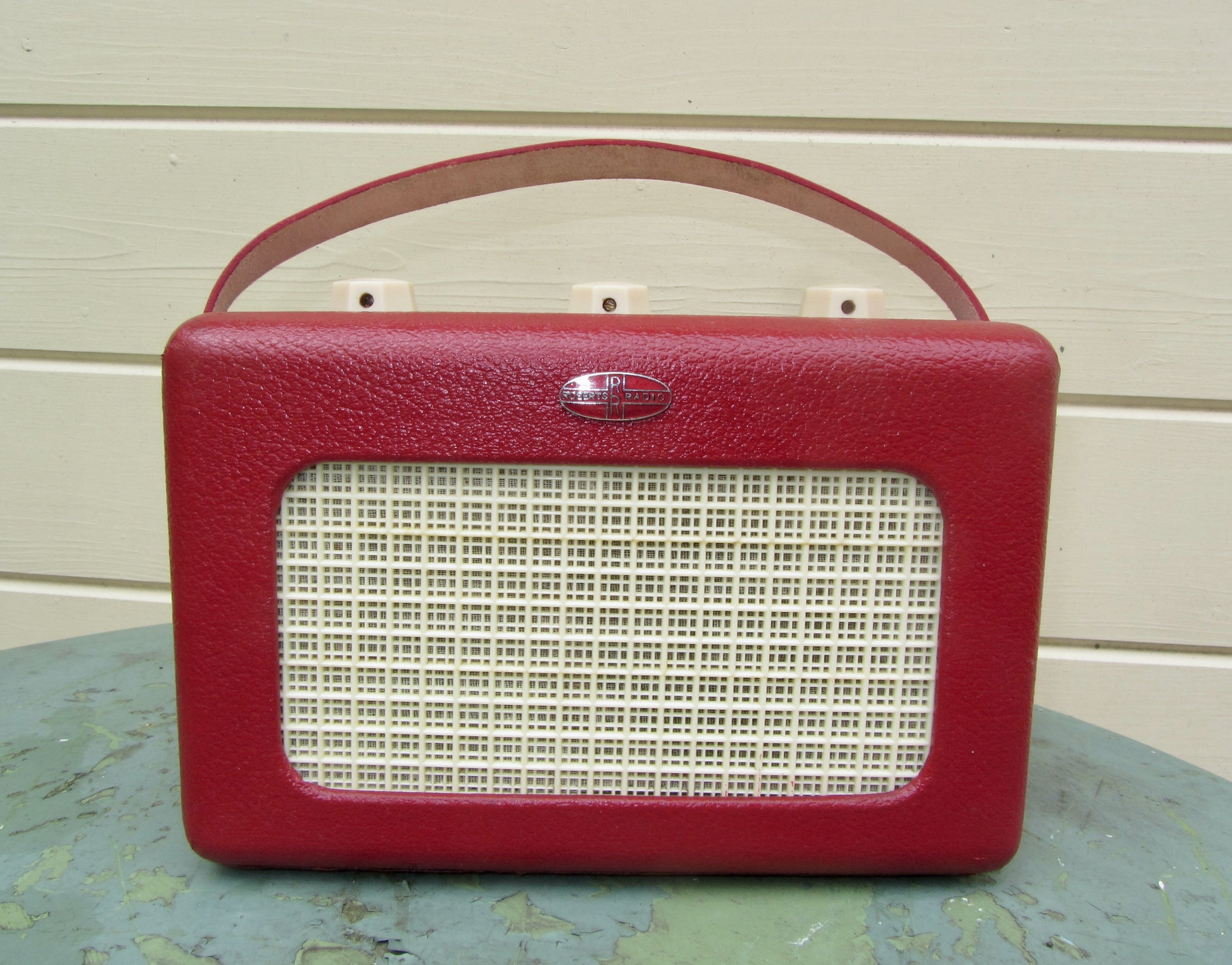 1950s Vintage Red Roberts R66 2 Waveband Valve Radio