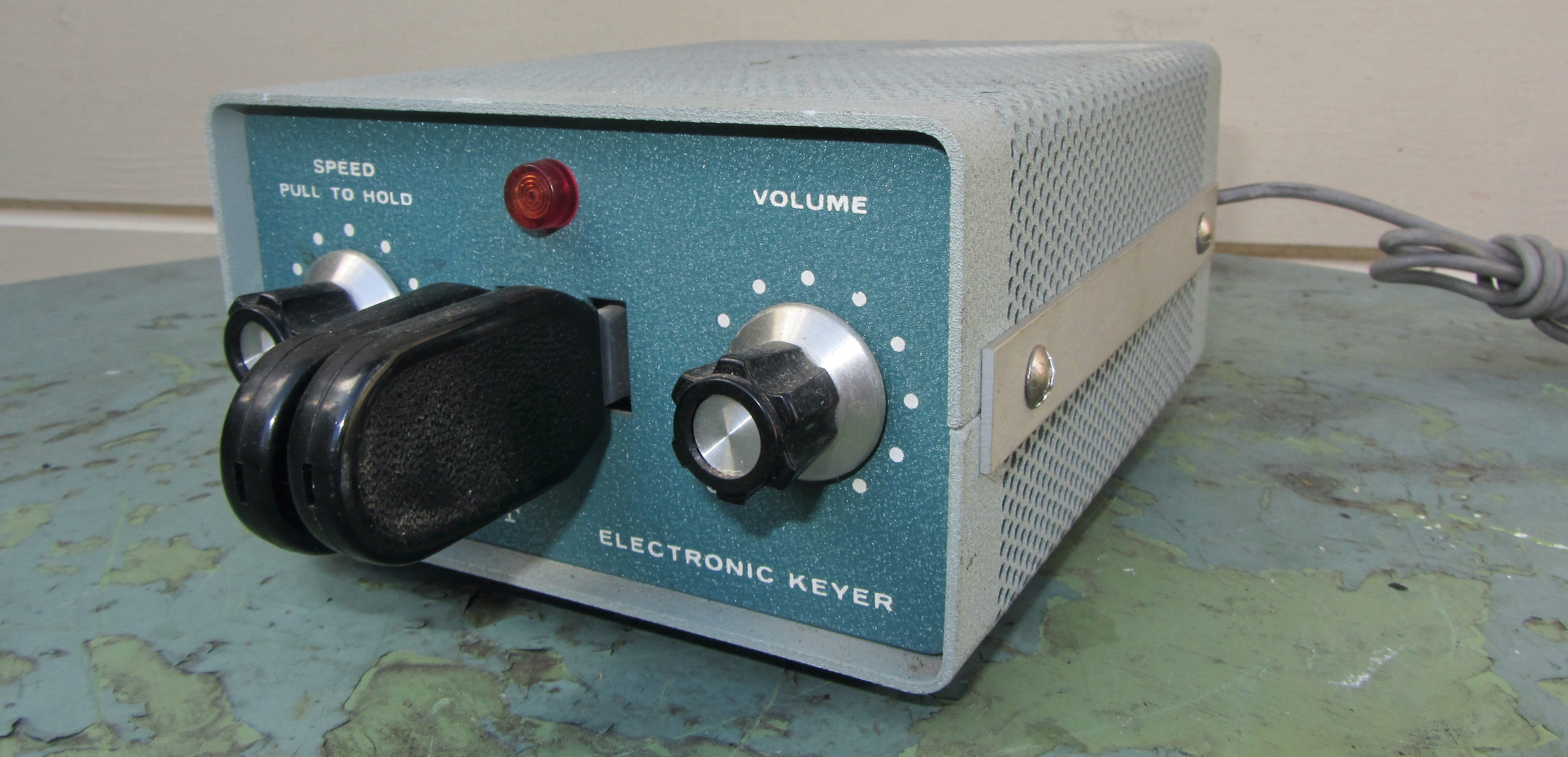 Vintage offers Heathkit HD-1410 Electronic Keyer, Morse Code, Ham Radio, Iambic, Telegraph