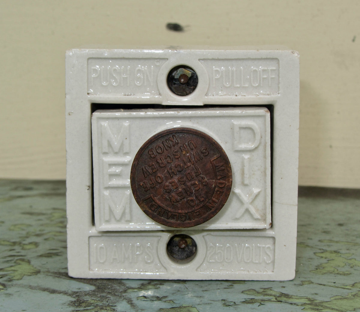 Vintage MEM DIX Ceramic Electrical Fuse Box – Mullard Antiques and ...