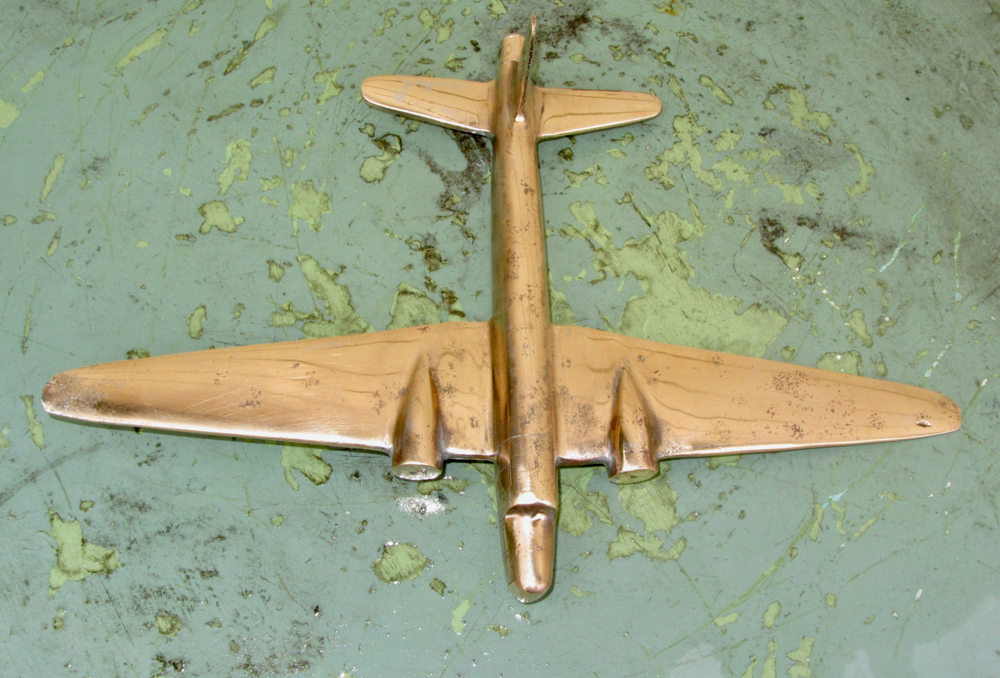 1940s Copper Vickers Wellington WW2 Bomber With A Wingspan Of 36 cm