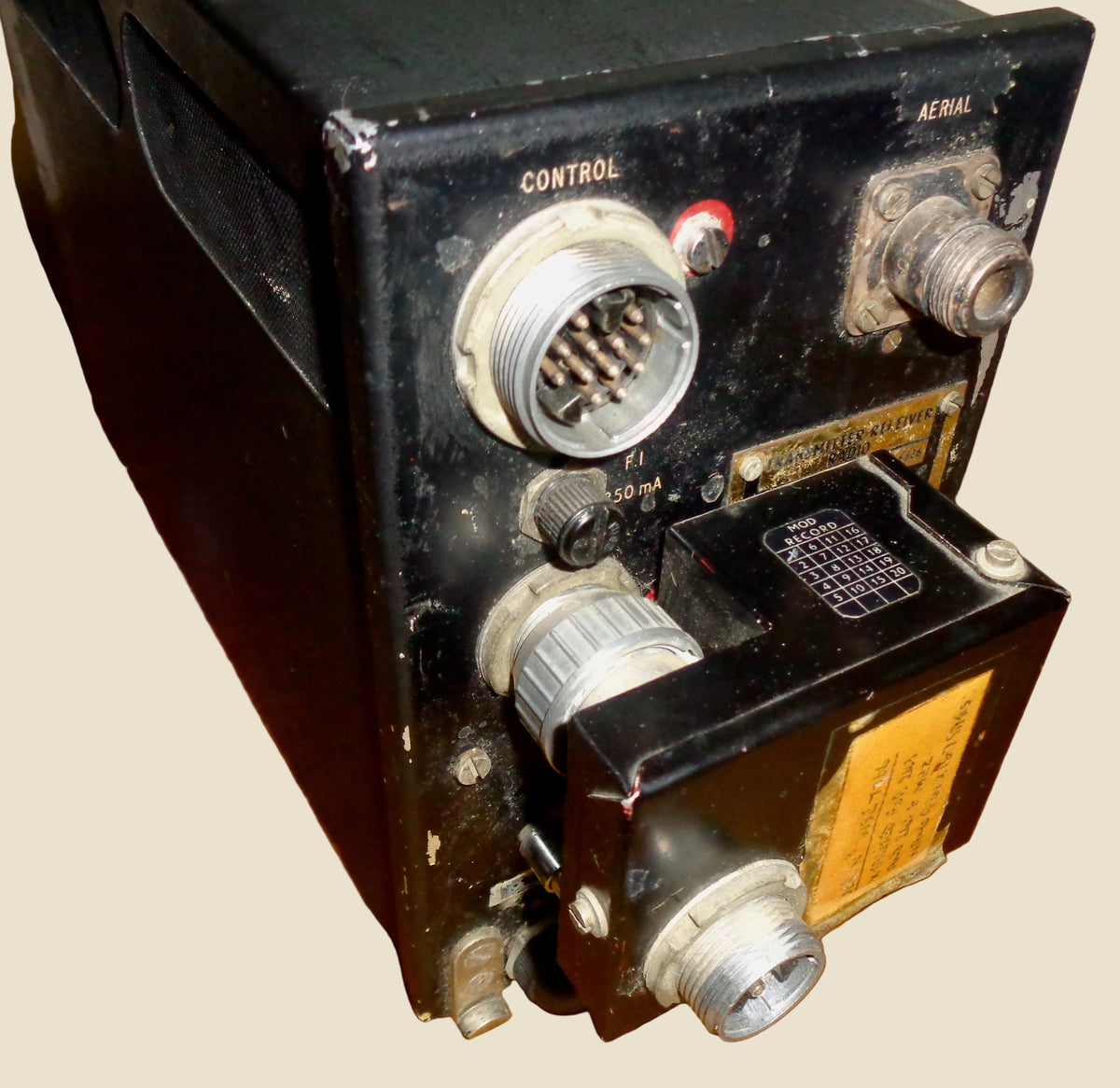 Vintage TR10056 UHF Standby Transmitter Receiver Radio ARI 23057