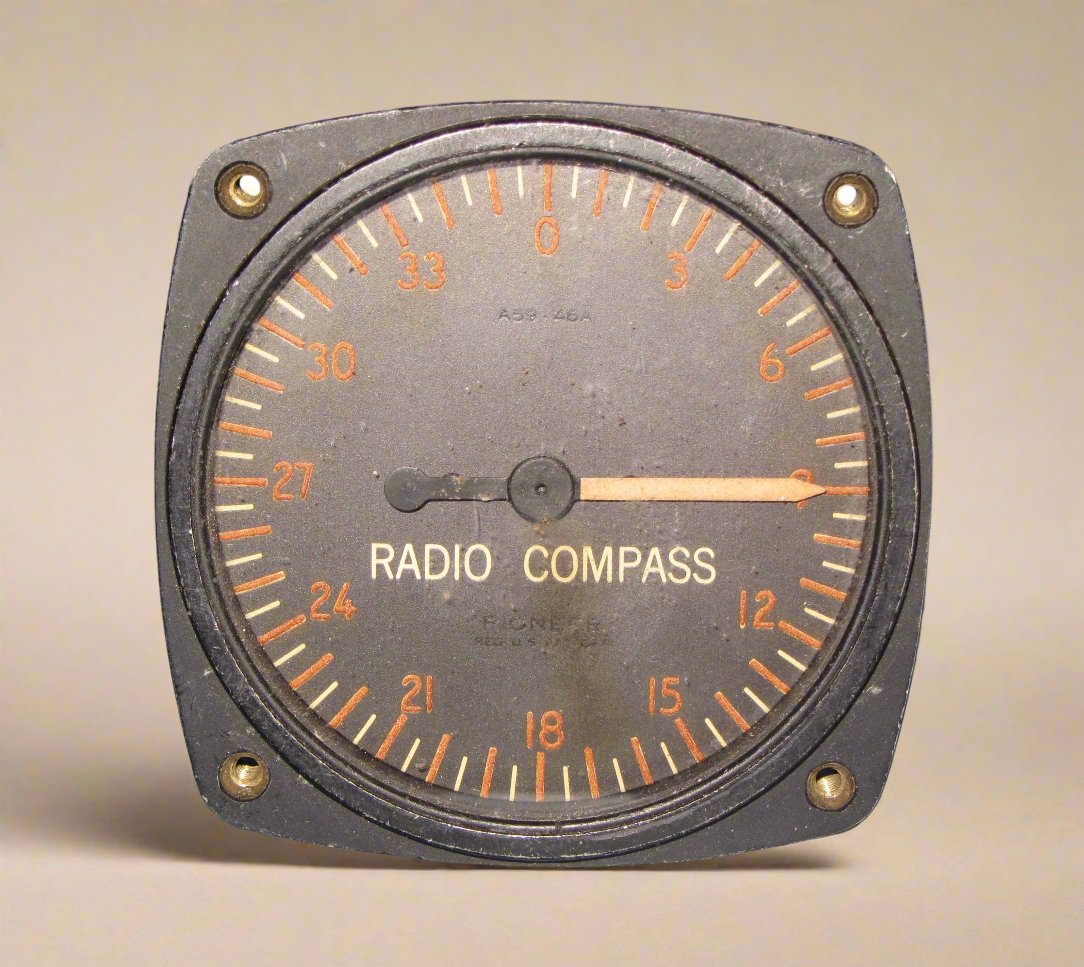WW2 Bendix Pioneer Radio Compass Indicator US Army 1-81-A – Mullard ...